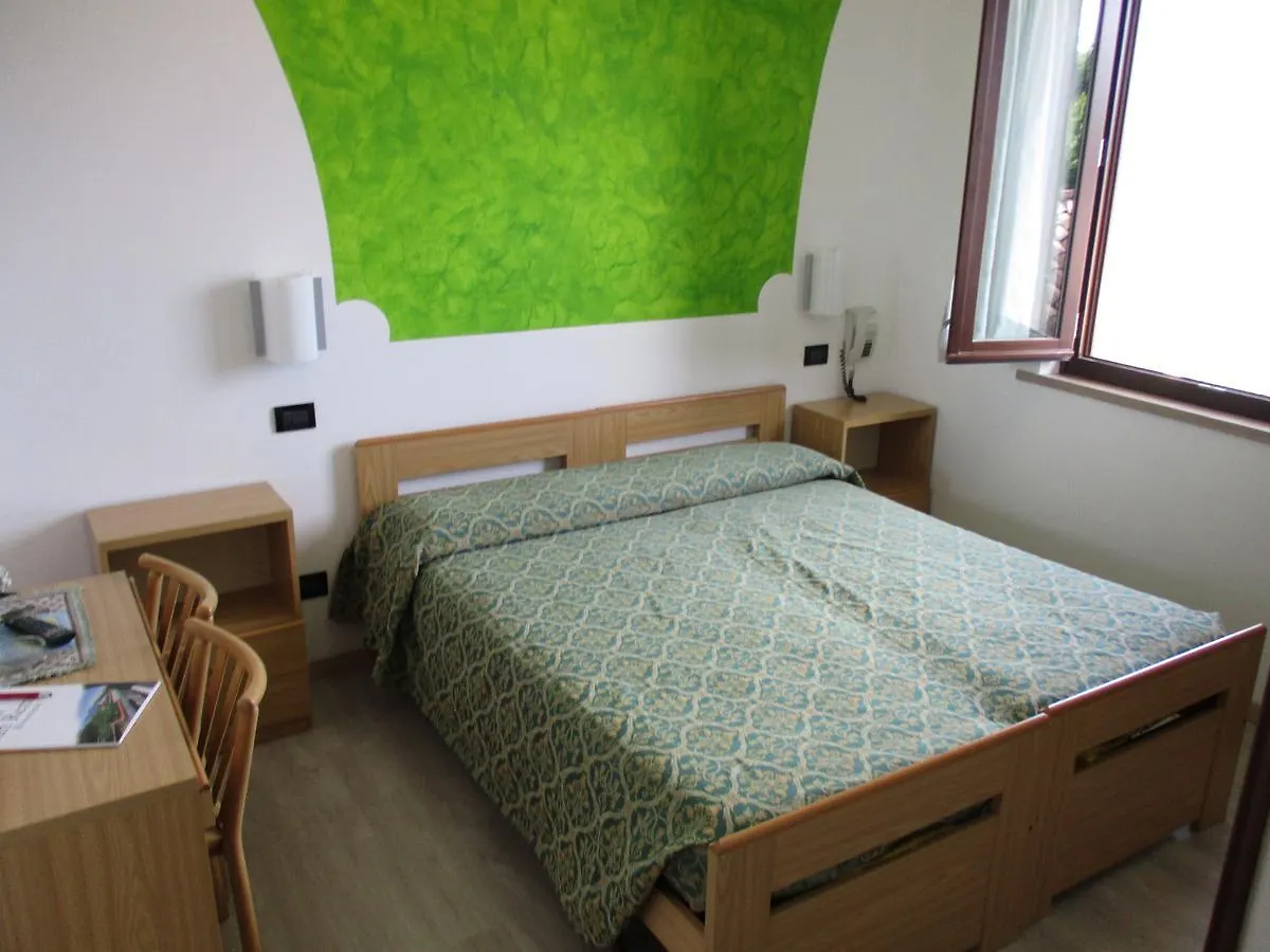 **  Hotel San Remo San Zeno di Montagna İtalya