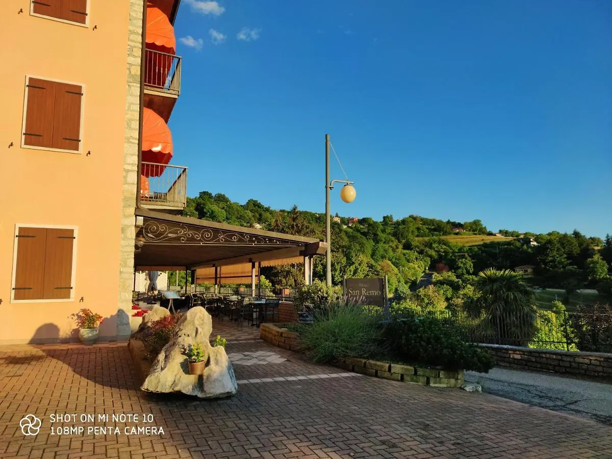 Hotel San Remo San Zeno di Montagna 2*,  Italy